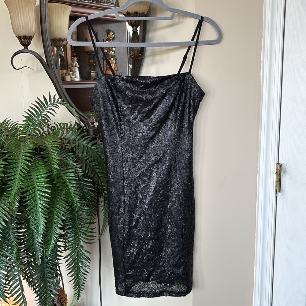FOREVER 21 Spaghetti Strap LBD Black Sparkling Dance Party Mini Dress Sequins